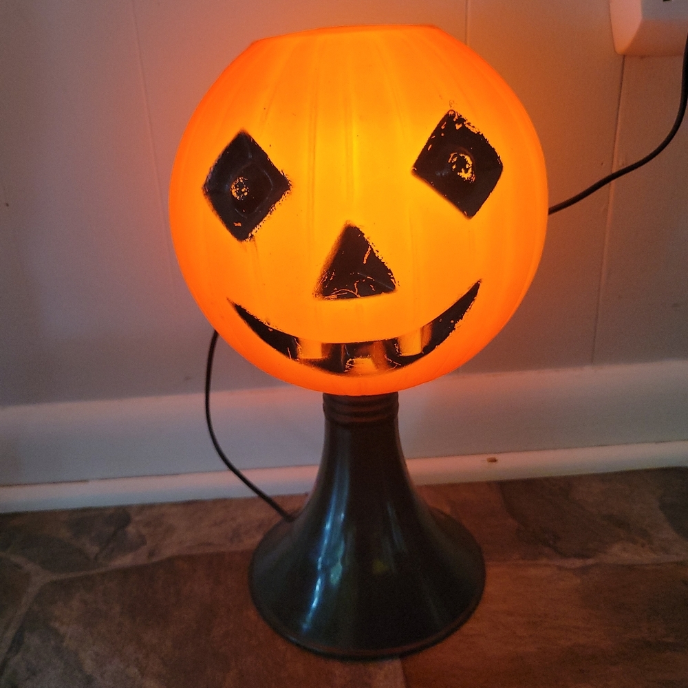 Bayshore Plastic Halloween Blow Mold Jack-O-Lantern Pumpkin Lamp 1960s WORKS